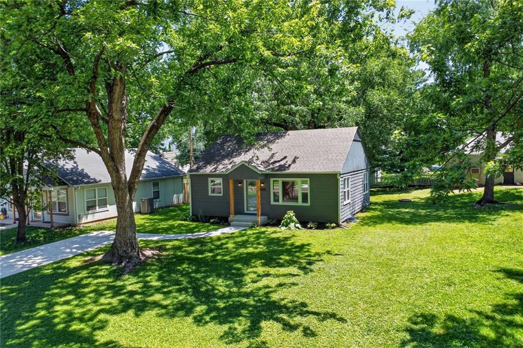 Homes for sale in Overland Park, KS | 8525 England St, Overland Park, KS 66212 | MLS# 2624284
