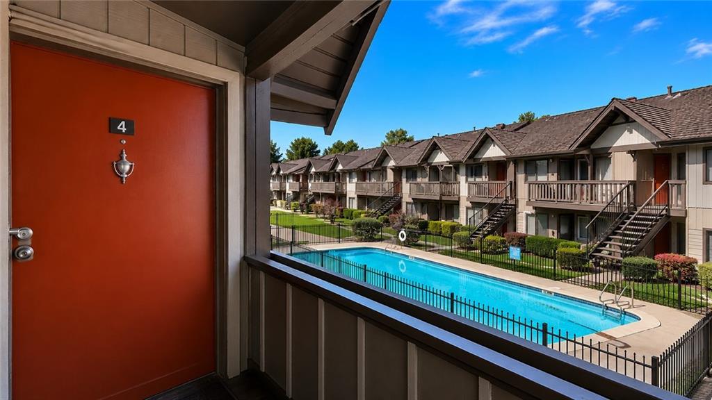 Homes for sale in Overland Park, KS | 6228 Robinson St #4, Overland Park, KS 66202 | MLS# 2624323
