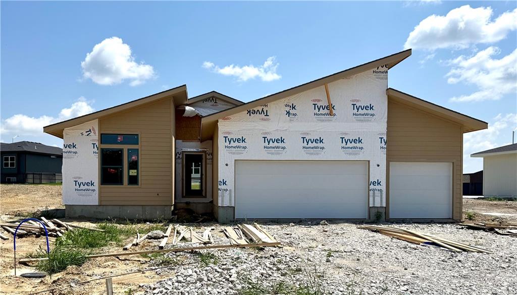 1st image of 8413 Nw 90th Ter, Kansas City, MO 64153 | MLS# 2624710
