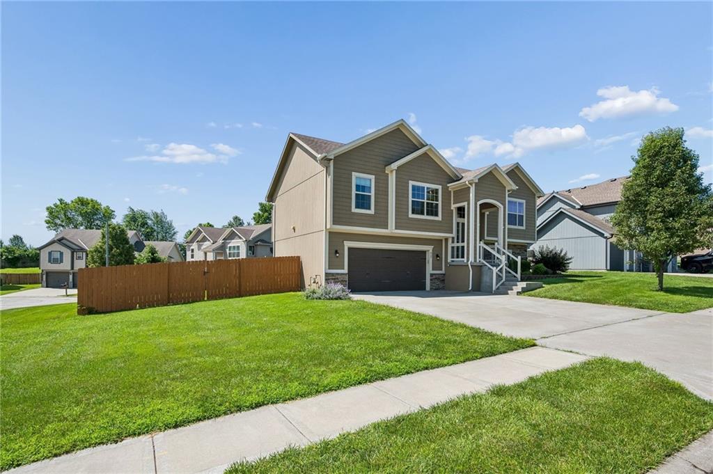 Homes for sale in Grain Valley, MO | 927 Nw Long Dr, Grain Valley, MO 64029 | MLS# 2624782