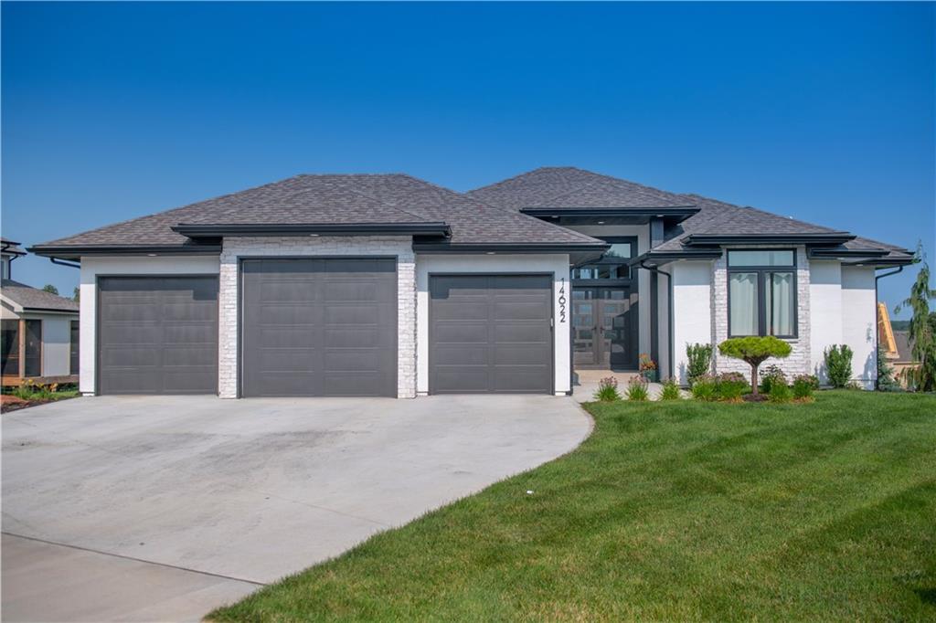 2nd image of 14622 Thousand Oaks Pl Pl, Parkville, MO 64152 | MLS# 2625087
