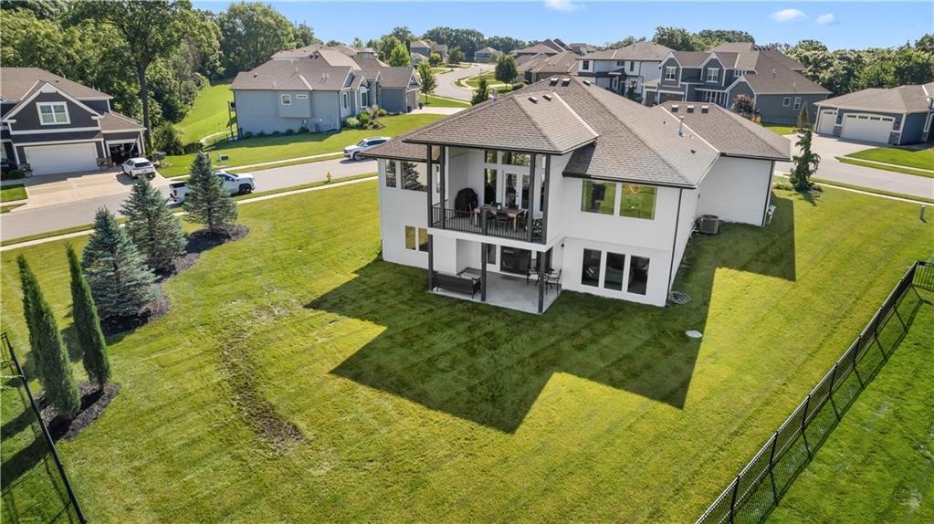 3rd image of 14622 Thousand Oaks Pl Pl, Parkville, MO 64152 | MLS# 2625087