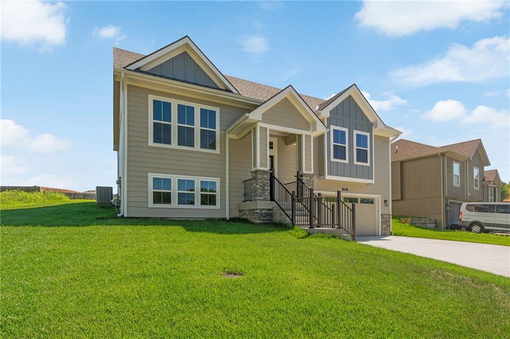 Homes for sale in Kansas City, KS | 1723 92Nd Ter N, Kansas City, KS 66112 | MLS# 2625361