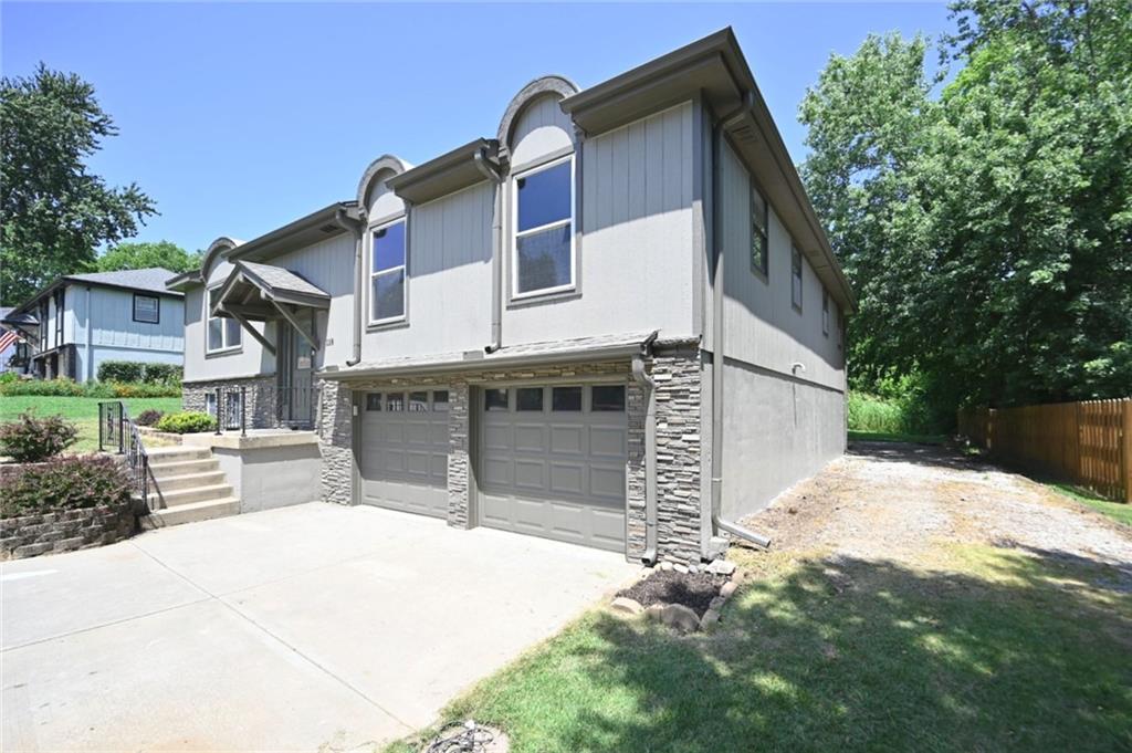 4th image of 118 Town Court Cir, Platte City, MO 64079 | MLS# 2625456