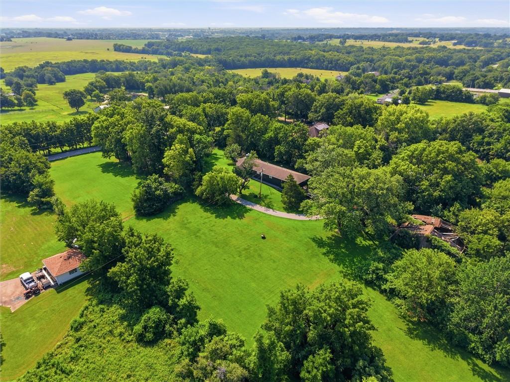 4th image of 19260 S Hedge Ln, Spring Hill, KS 66083 | MLS# 2625675