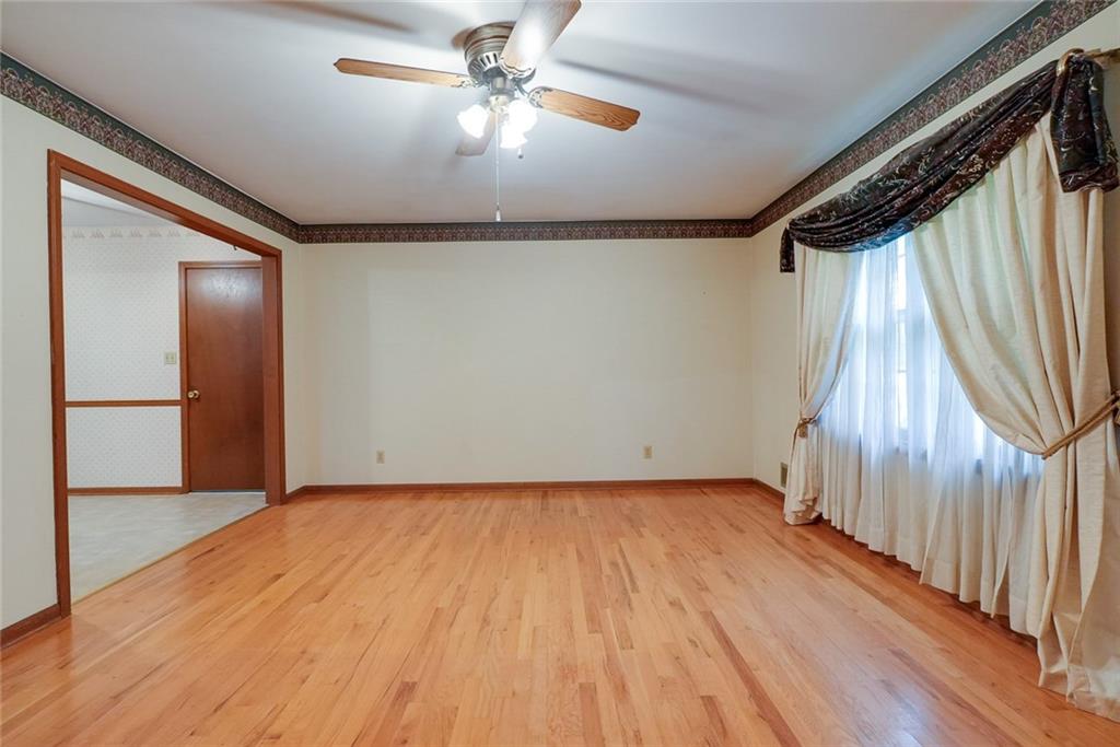 Homes for sale in Kansas City, MO | 11016 Stark Ave, Kansas City, MO 64134 | MLS# 2625718