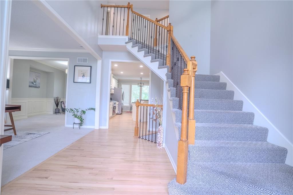 3rd image of 13918 Parkhill St, Overland Park, KS 66221 | MLS# 2625962