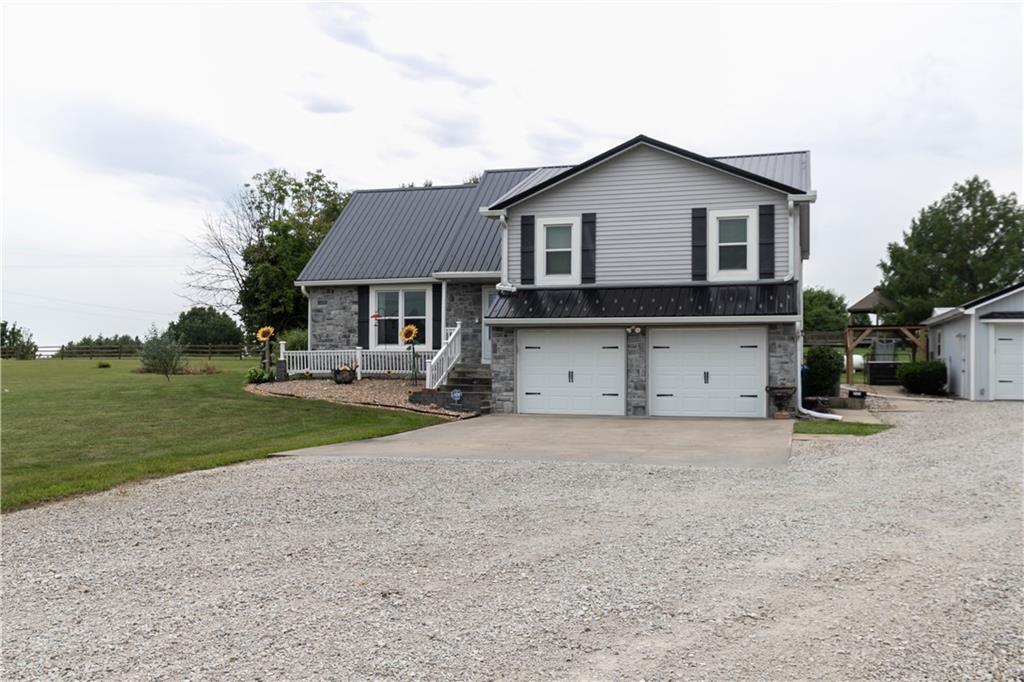 1st image of 22215 Parallel Rd, Tonganoxie, KS 66086 | MLS# 2626057