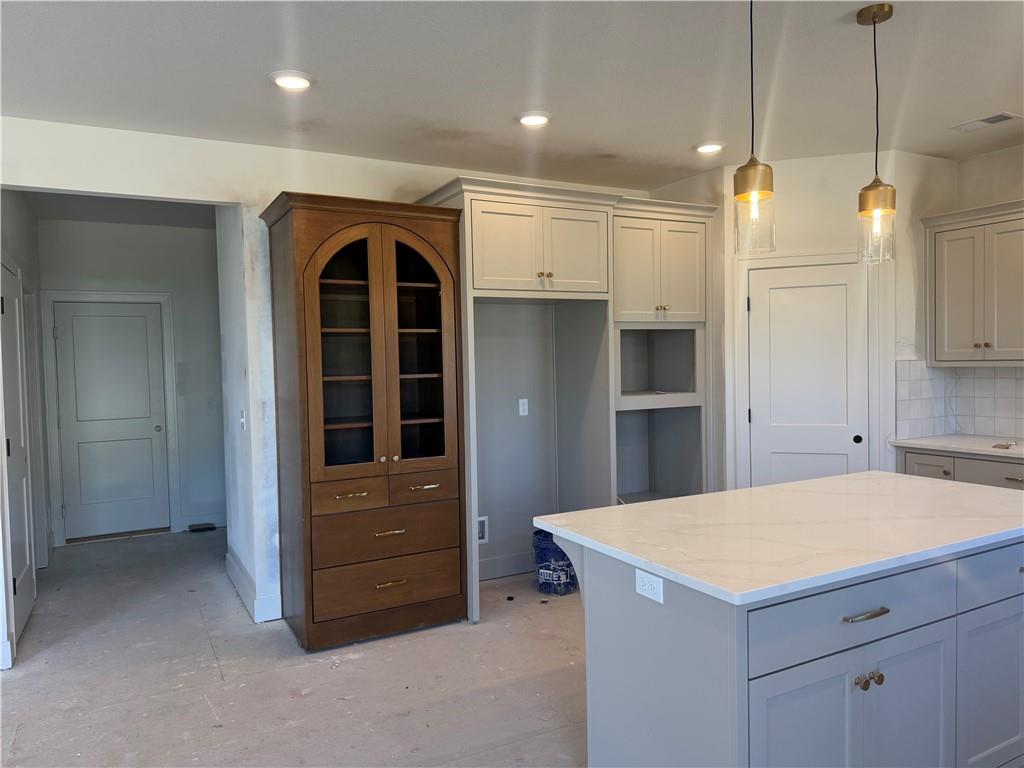 Photo 4 of Single family home for sale at 3024 NE 102nd Street, Kansas City, MO 64155 | MLS# 2626094 | Listing updated on 2026-09-04
