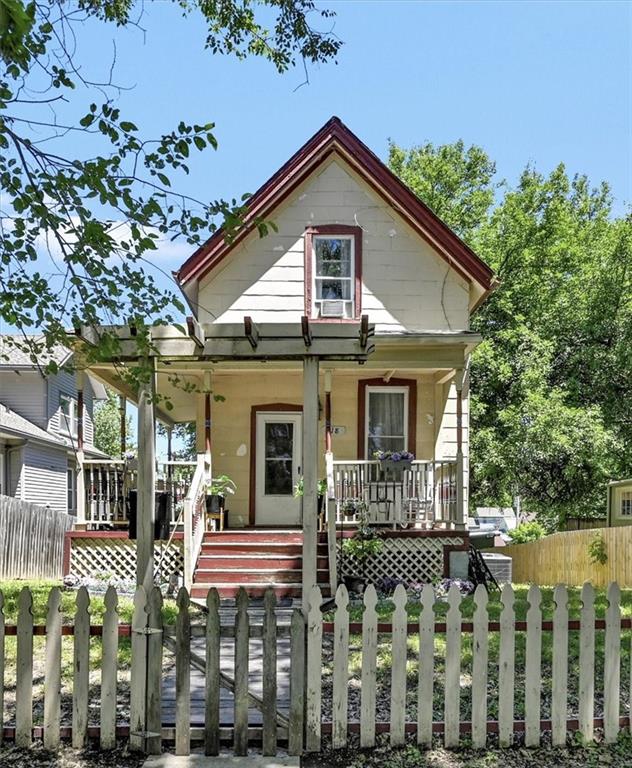 Homes for sale in Leavenworth, KS | 718 N Broadway St, Leavenworth, KS 66048 | MLS# 2626136