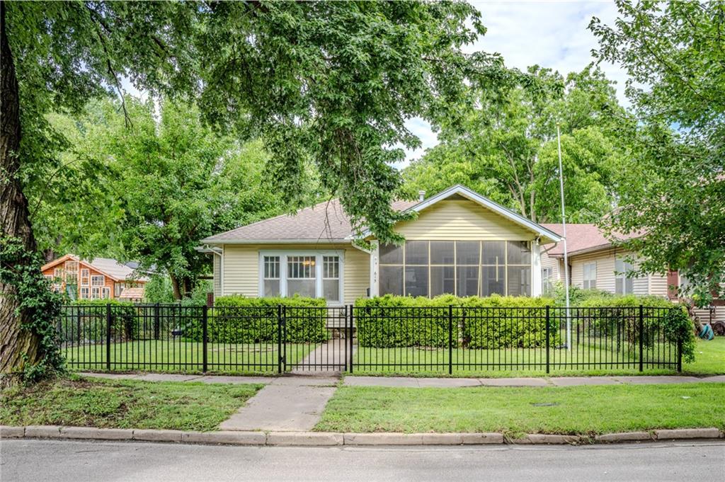 Homes for sale in Chanute, KS | 615 S Lafayette Ave, Chanute, KS 66720 | MLS# 2626145
