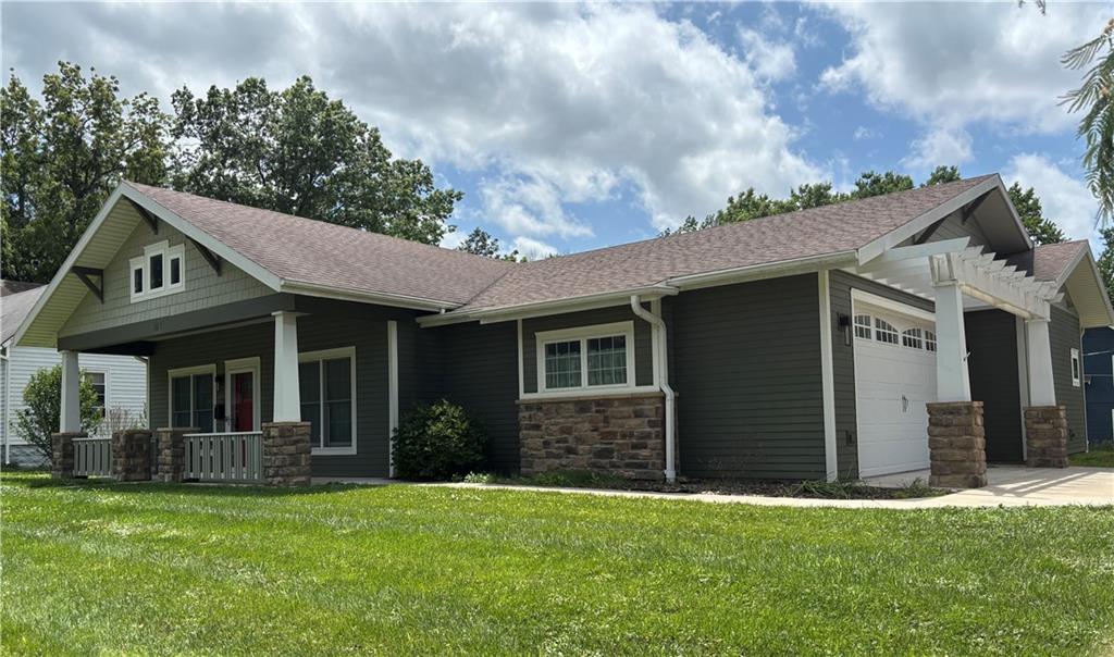 Homes for sale in Ottawa, KS | 604 S Cedar St, Ottawa, KS 66067 | MLS# 2626245