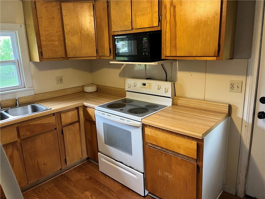 Homes for sale in Wellsville, KS | 341 W 4Th St, Wellsville, KS 66092 | MLS# 2626259
