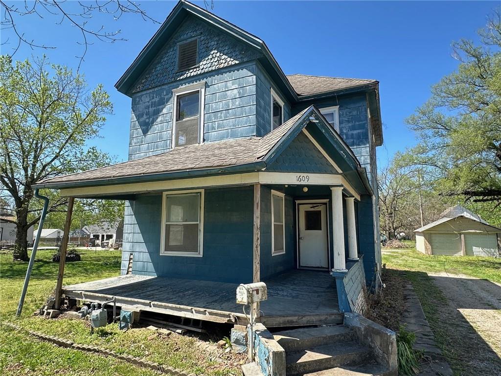 Homes for sale in Chanute, KS | 1609 S Evergreen Ave, Chanute, KS 66720 | MLS# 2626316