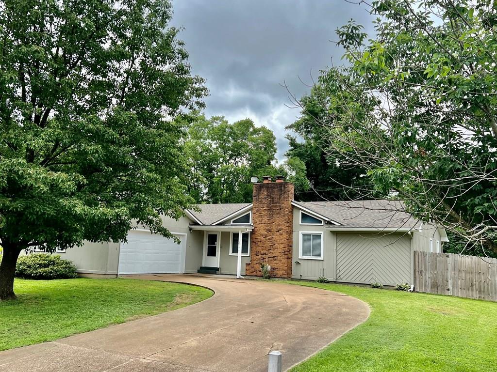 Homes for sale in Parsons, KS | 2708 Wilson Ave, Parsons, KS 67357 | MLS# 2626347