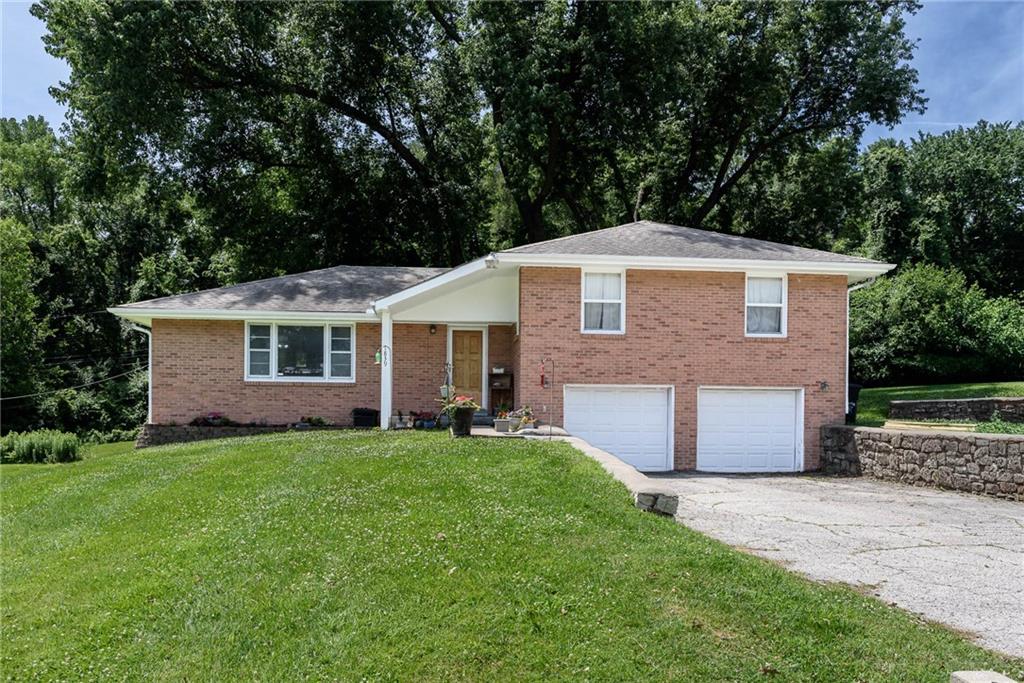 Homes for sale in Kansas City, KS | 7839 Armstrong Ave, Kansas City, KS 66112 | MLS# 2626389