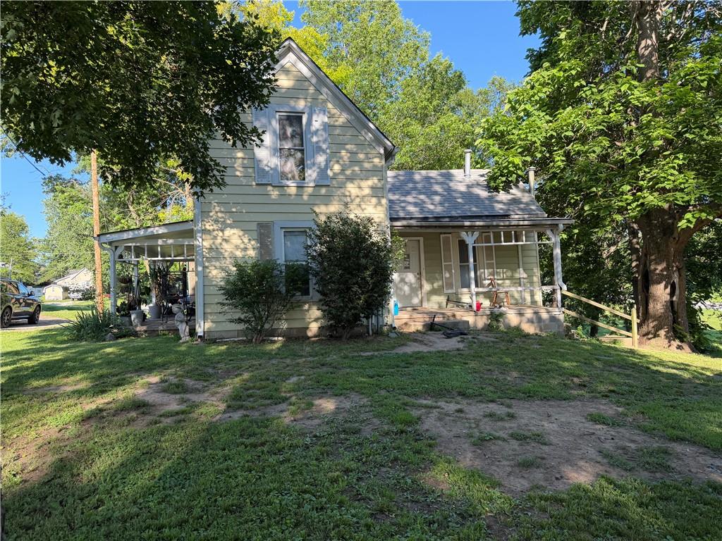 2nd image of 411 E 2nd St, Dearborn, MO 64439 | MLS# 2626461