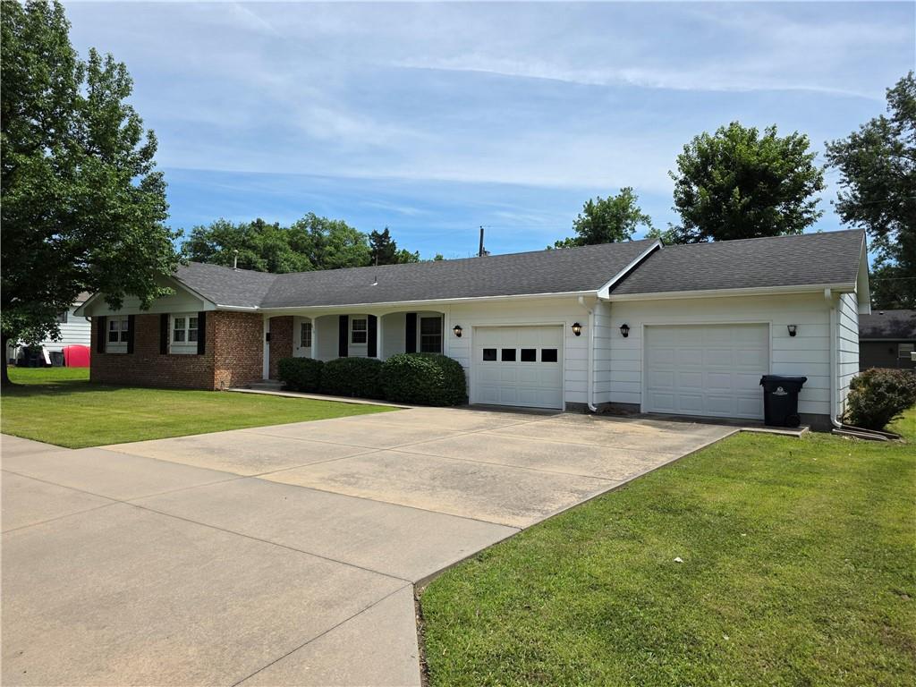 Homes for sale in Independence, KS | 919 W Beech St, Independence, KS 67301 | MLS# 2626546