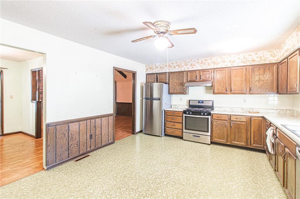 4th image of 1500 N Aztec Ave, Independence, MO 64056 | MLS# 2626638