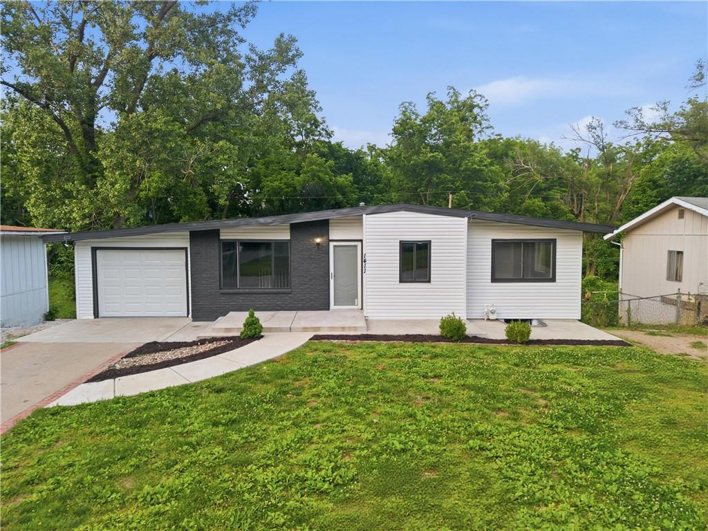 Homes for sale in Kansas City, KS | 1411 N 75th Dr, Kansas City, KS 66112 | MLS# 2626726