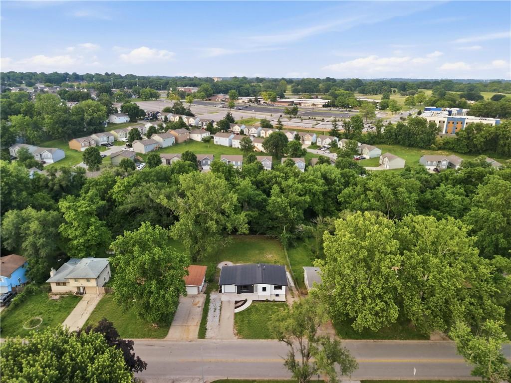 Homes for sale in Kansas City, KS | 1411 N 75th Dr, Kansas City, KS 66112 | MLS# 2626726