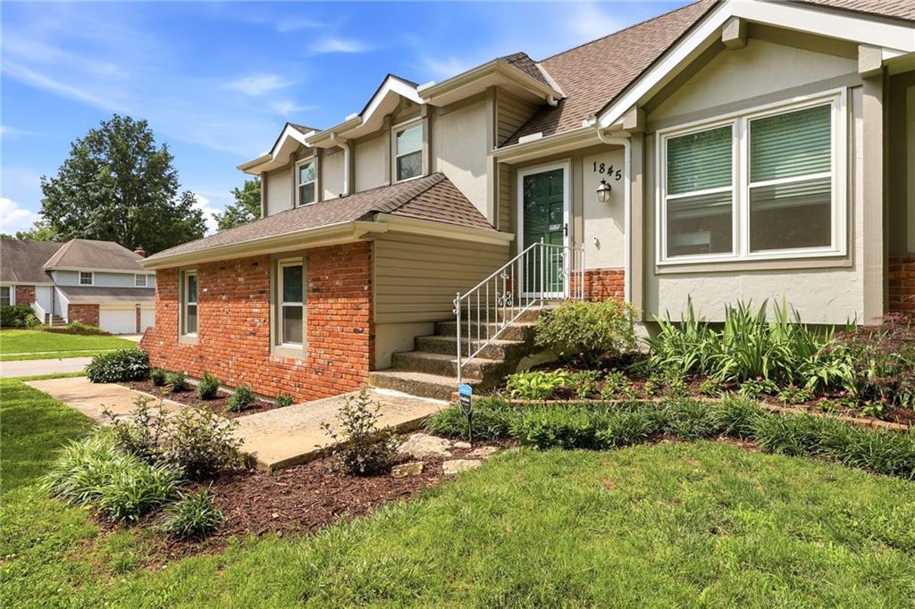 2nd image of 1845 E 152nd Ct, Olathe, KS 66062 | MLS# 2626897