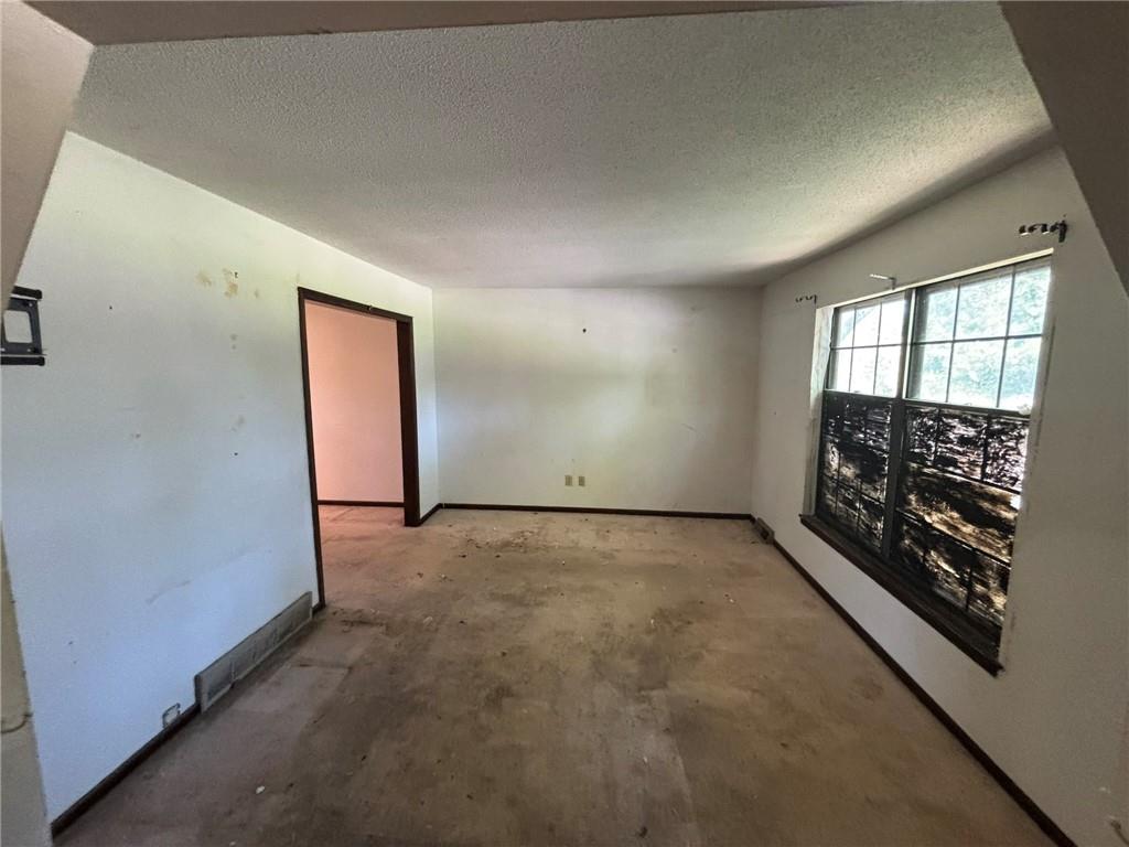 Homes for sale in Olathe, KS | 801 E Northview St, Olathe, KS 66061 | MLS# 2627011