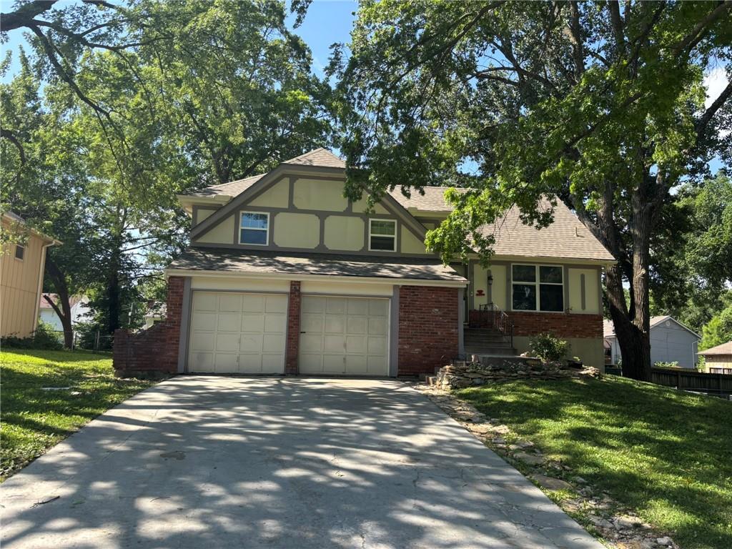 Homes for sale in Olathe, KS | 801 E Northview St, Olathe, KS 66061 | MLS# 2627011