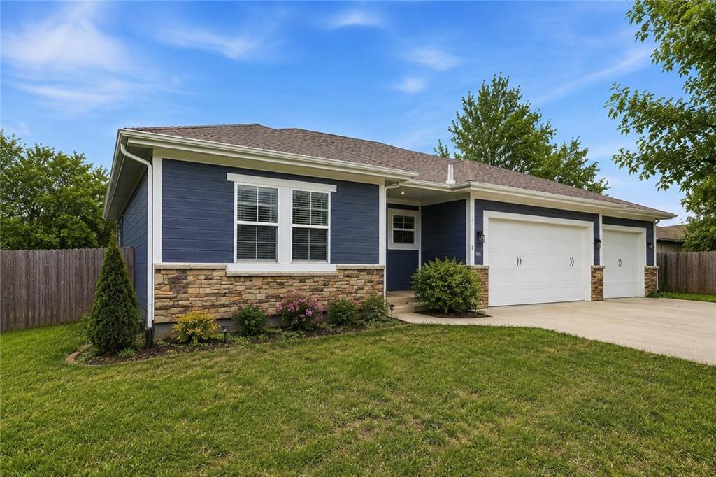 2nd image of 1401 Rylee Ct, Raymore, MO 64083 | MLS# 2627076