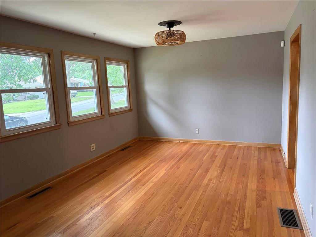 4th image of 12808 E Bowen St, Independence, MO 64055 | MLS# 2627084