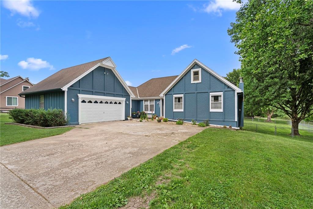 1st image of 8921 Boten Rd, Lees Summit, MO 64064 | MLS# 2627120