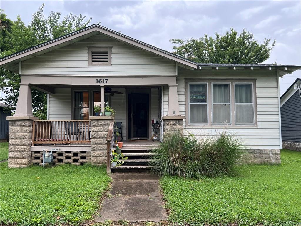 Homes for sale in Parsons, KS | 1617 Dirr Ave, Parsons, KS 67357 | MLS# 2627146