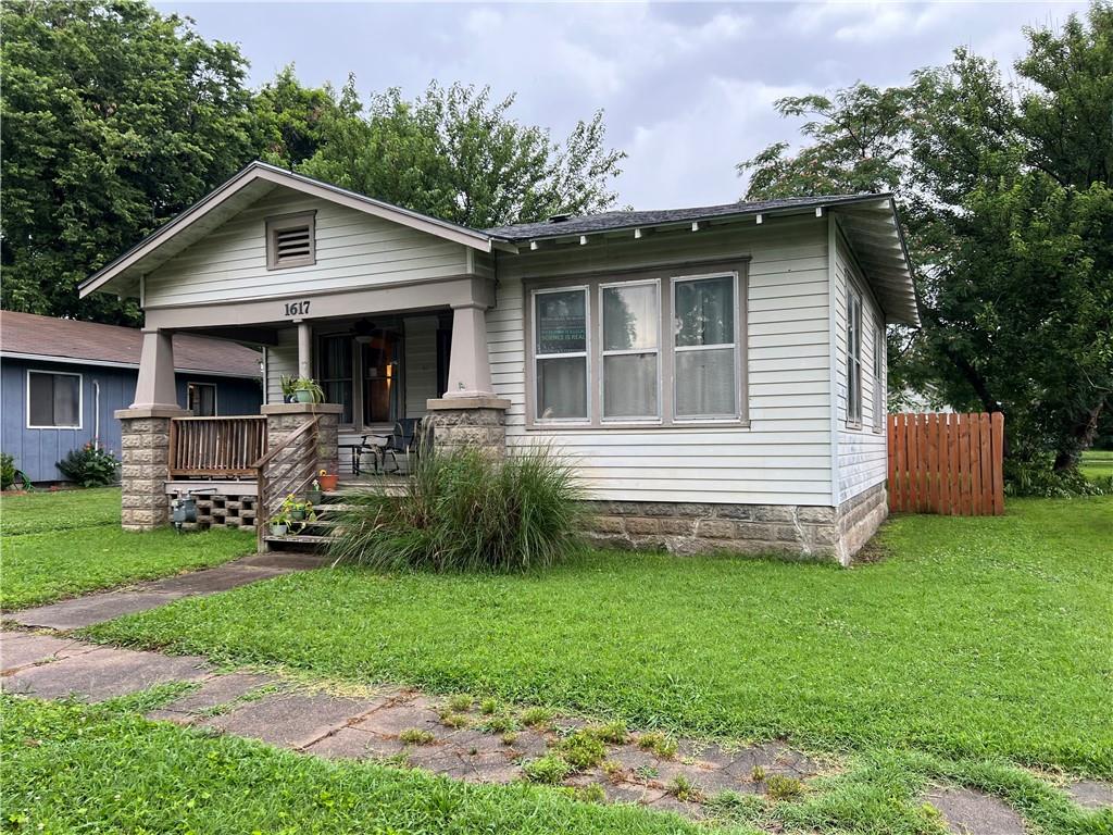 Homes for sale in Parsons, KS | 1617 Dirr Ave, Parsons, KS 67357 | MLS# 2627146