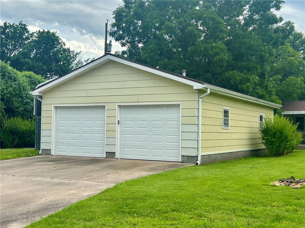 Homes for sale in Parsons, KS | 3004 Southern Blvd, Parsons, KS 67357 | MLS# 2627211