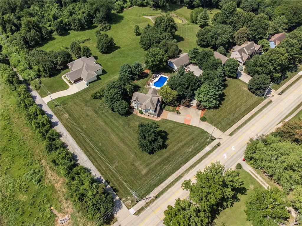 36th image of 1090 Ne Blackwell Rd, Lees Summit, MO 64086 | MLS# 2627308