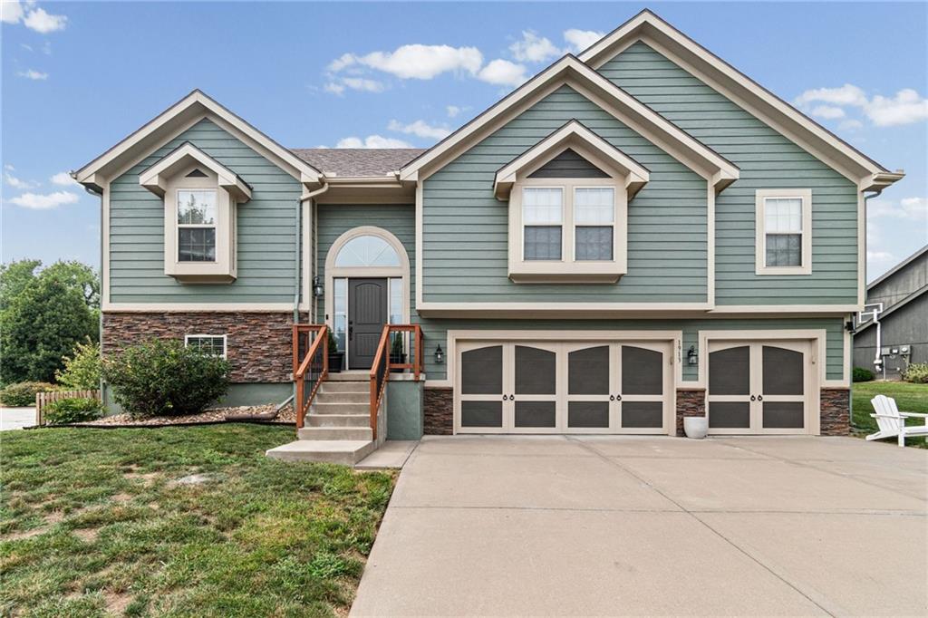 1st image of 1913 White Tail Ln, Liberty, MO 64068 | MLS# 2627553