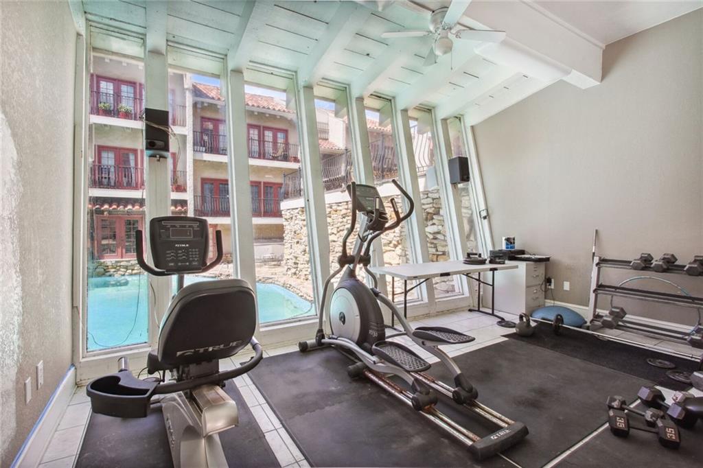 Homes for sale in Kansas City, MO | 1111 W 46 St #2, Kansas City, MO 64112 | MLS# 2627667