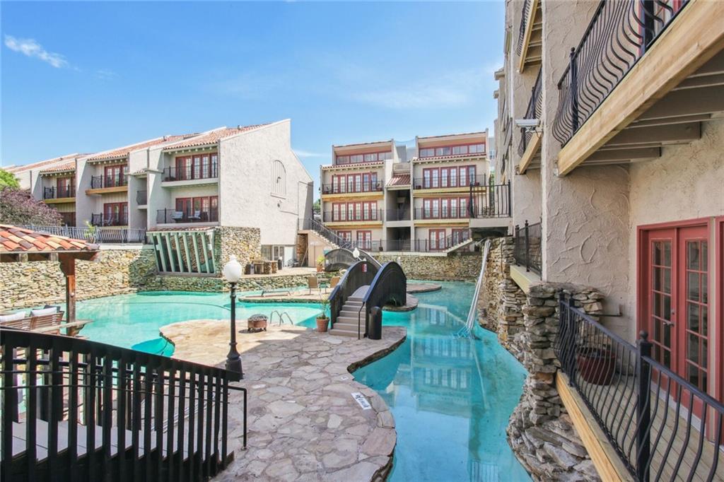 Homes for sale in Kansas City, MO | 1111 W 46 St #2, Kansas City, MO 64112 | MLS# 2627667