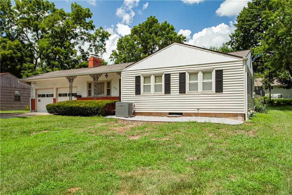 2nd image of 9806 E 77th St, Raytown, MO 64138 | MLS# 2627806