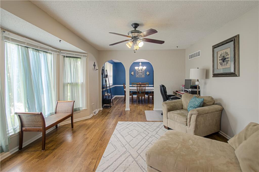 5th image of 3008 S Cochise Dr, Independence, MO 64057 | MLS# 2627825