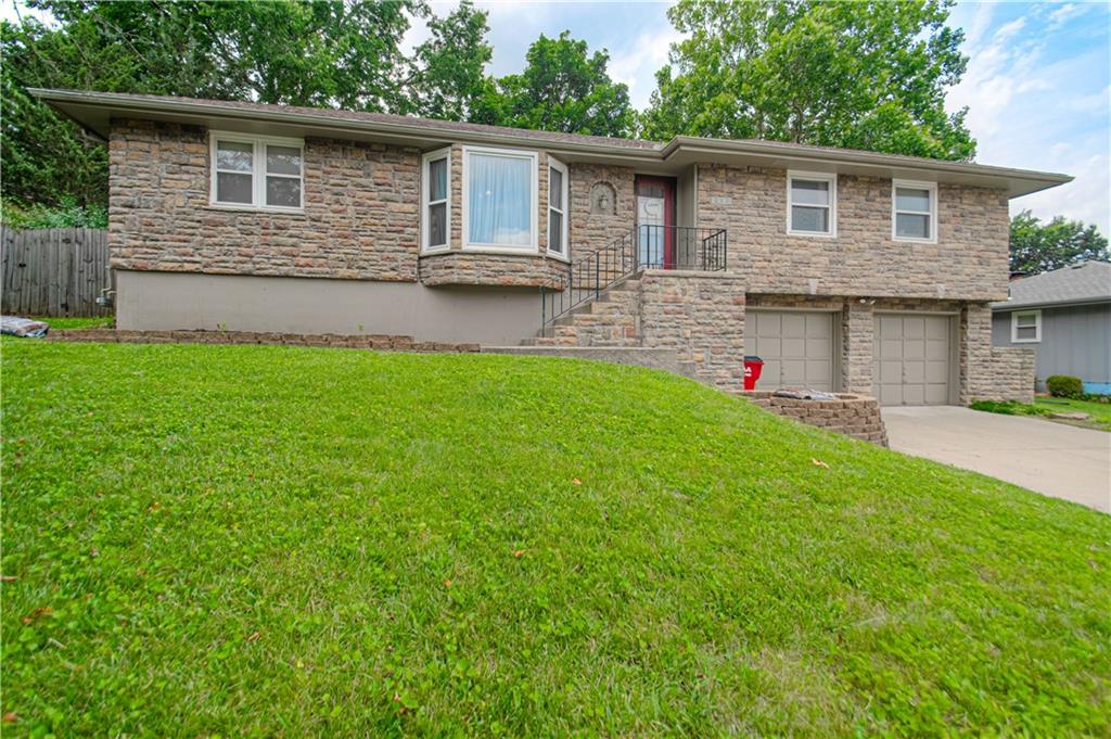 28th image of 3008 S Cochise Dr, Independence, MO 64057 | MLS# 2627825