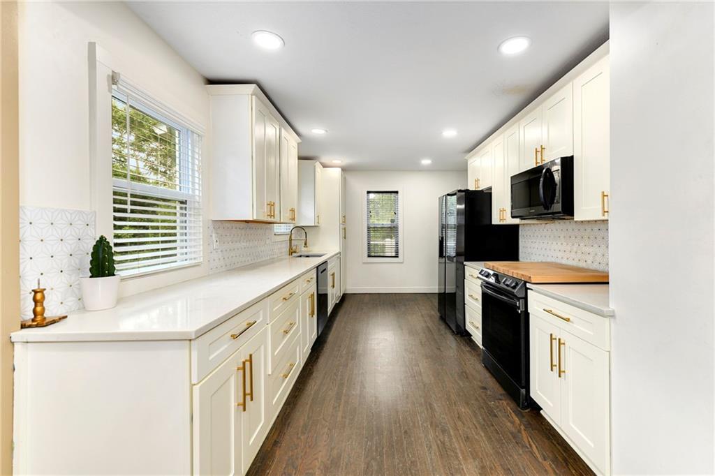 2nd image of 1462 E 78th St, Kansas City, MO 64131 | MLS# 2627912