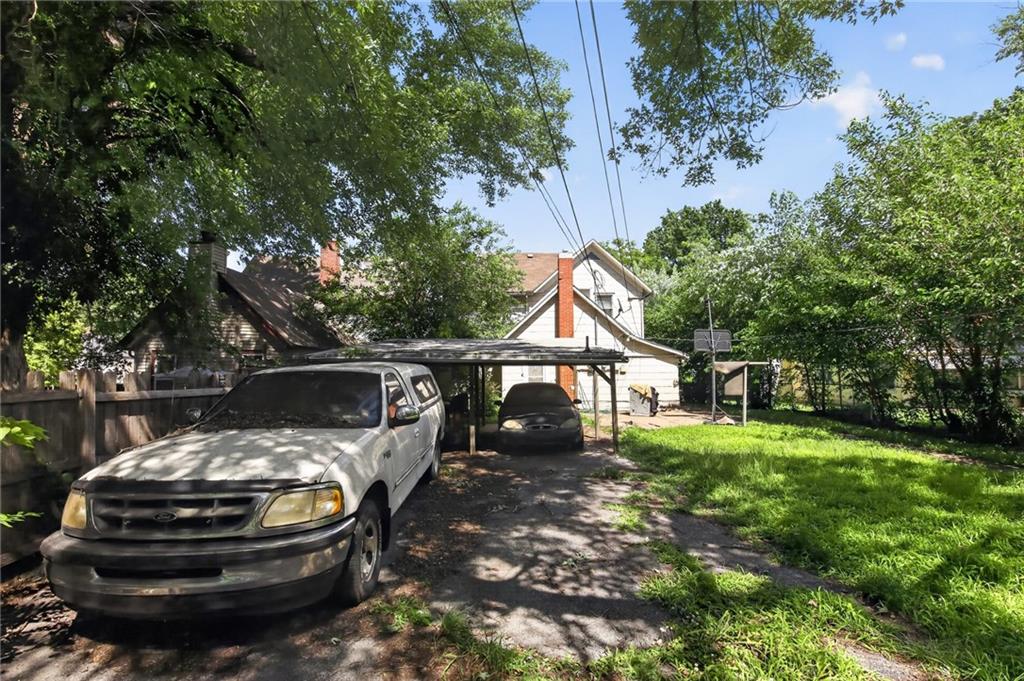 3rd image of 906 Columbia Ave, Leavenworth, KS 66048 | MLS# 2628115