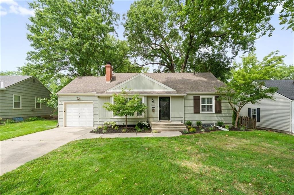 1st image of 5200 W 72nd St, Prairie Village, KS 66208 | MLS# 2628364