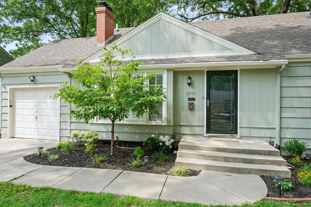 3rd image of 5200 W 72Nd St, Prairie Village, KS 66208 | MLS# 2628364