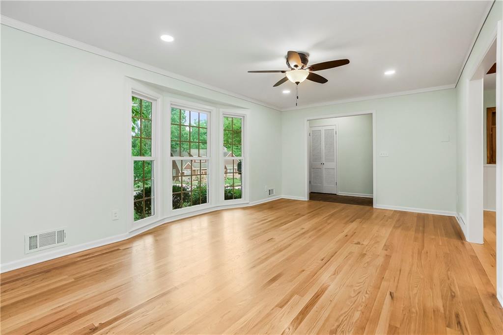 5th image of 10006 Linden St, Overland Park, KS 66207 | MLS# 2628429