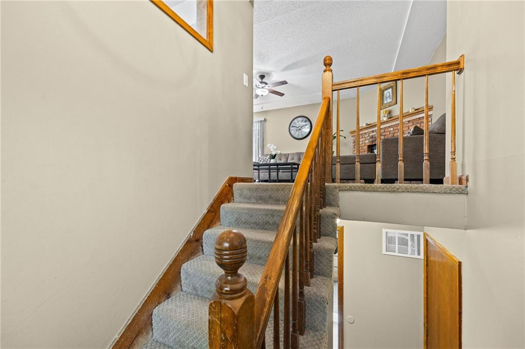 4th image of 815 Autumn Dr, Belton, MO 64012 | MLS# 2628679