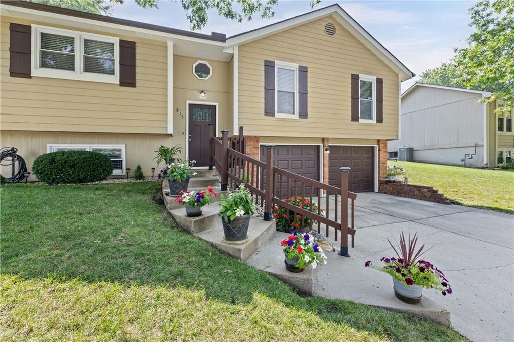 3rd image of 815 Autumn Dr, Belton, MO 64012 | MLS# 2628679