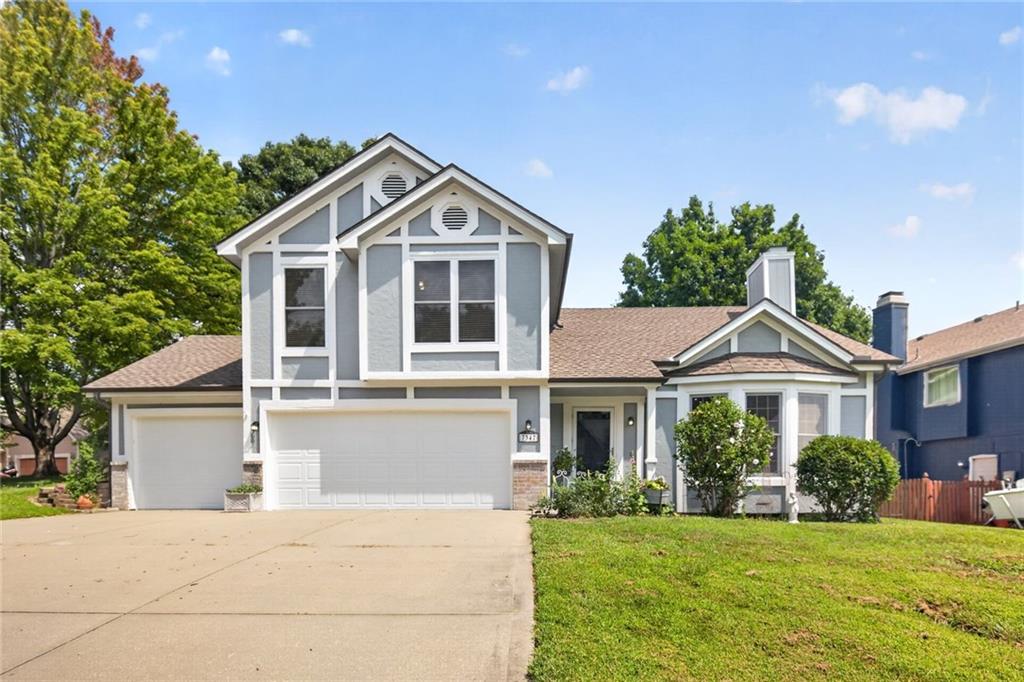1st image of 7347 N Shannon Ave, Kansas City, MO 64152 | MLS# 2628695