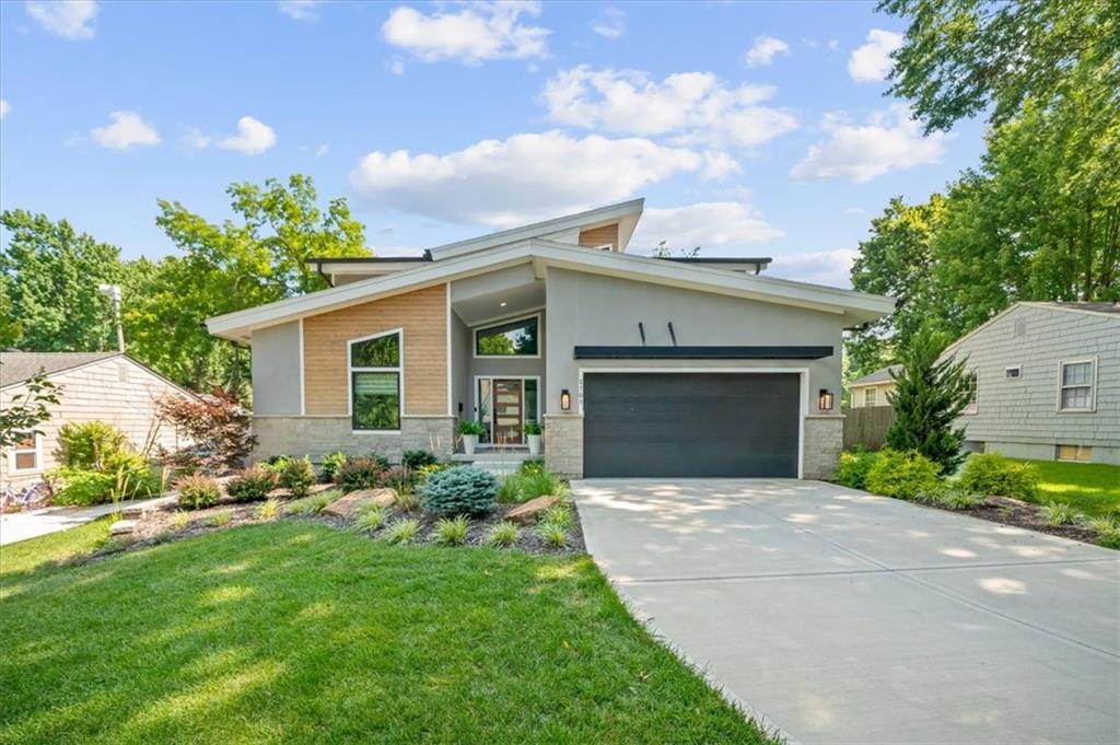 1st image of 2705 W 74th St, Prairie Village, KS 66208 | MLS# 2628755